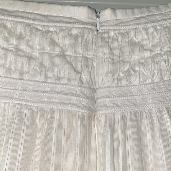 BCBG embroidered skirt - no tags size 10? - Picture 7 of 11